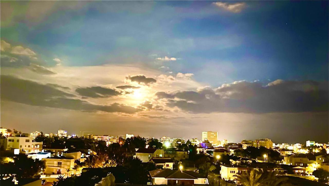 Bali Suites 404 Larnaca Eksteriør billede